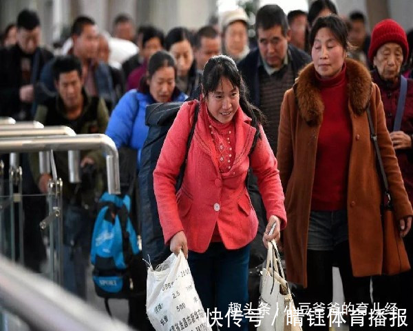 除夕夜|过年给孩子“压岁钱”也有讲究?除夕夜给和大年初一给,差别很大