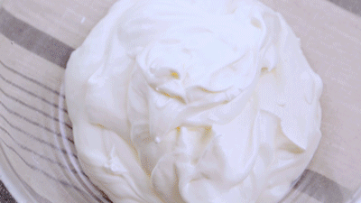 草莓酱|这道厚切酸奶糕，一上桌就被哄抢一空