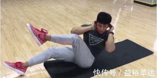 下腹部|男生疯狂锻炼下腹,没能练出块状效果4个运动,练出六块腹肌