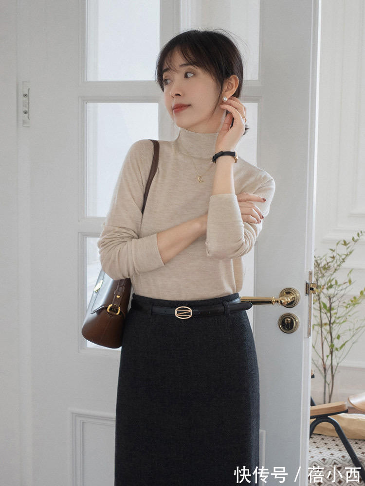 v领|这才是40岁女人衣橱该有的秋季单品,百搭不老气,让你穿出好气质