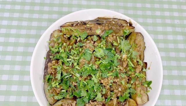 用油|这样做出来的茄子才是最下饭的,咸香味浓,特别是用油很少