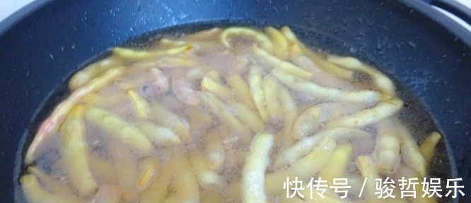 夏季，这是我吃不腻的午餐，就一盘，顶饱低脂又营养，错过等一年