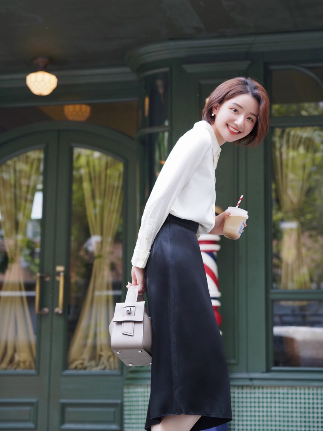 气质|小个子女生如何穿显高?条纹衫配牛仔裤显瘦还提升气质,高级洋气