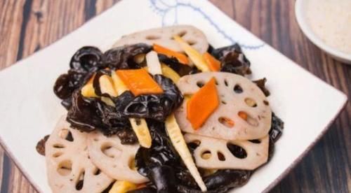 排毒|人到中年，常吃几种食物，滋肝补肾，排毒减肥，增强体质