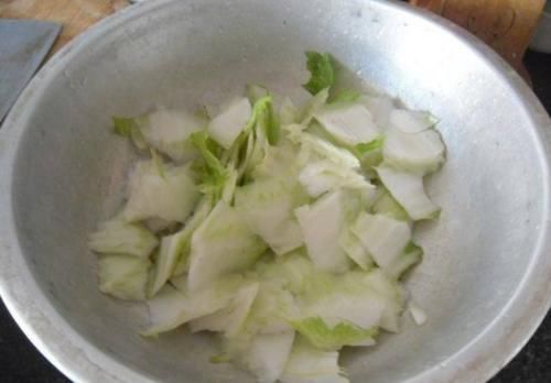 帮子|炒白菜，千万别切好就下锅牢记3点，鲜嫩脆爽又入味，还不出水