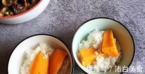 出差回家,老公亲手做晚餐,4道菜配红薯饭,网友:这老公真厉害