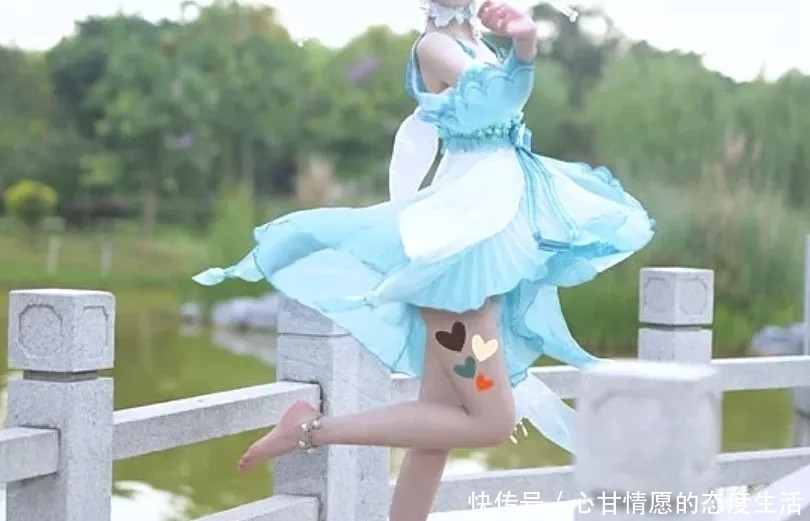 小脚丫|小姐姐光脚cos言和,灵动的小脚丫,意外走红网络