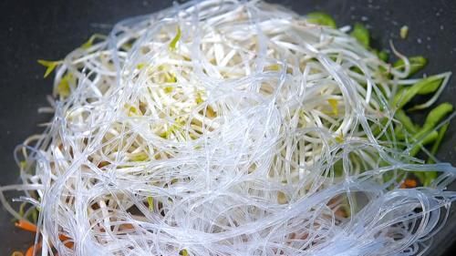 把合菜卷成卷，不爱吃菜的都喜欢吃，鲜美营养，蔬菜主食一个搞定