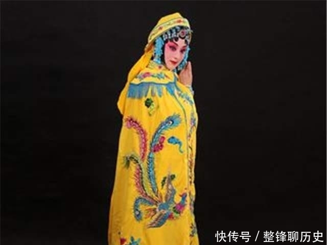 古代没有音响，观众如何听清戏台上的声音？古人已有声学考量