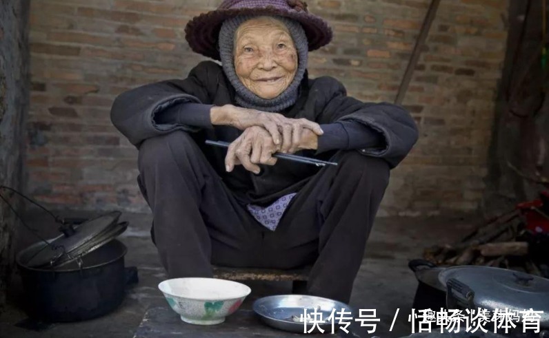 孩子们|老了想活得有尊严,3种东西别交给子女,是对自己的人生负责