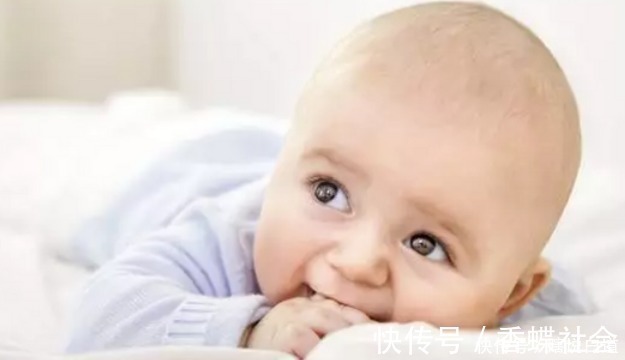 儿科医生|宝宝多大适合抬头训练?别以为越早越好,可能影响宝宝脊椎发育