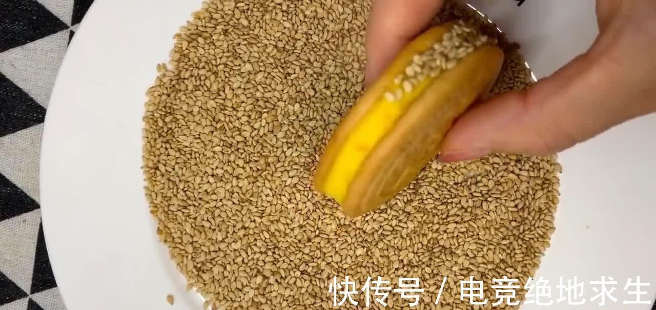 媳妇用南瓜做的零食，外表酥脆营养健康美味，简单易学一看就懂！