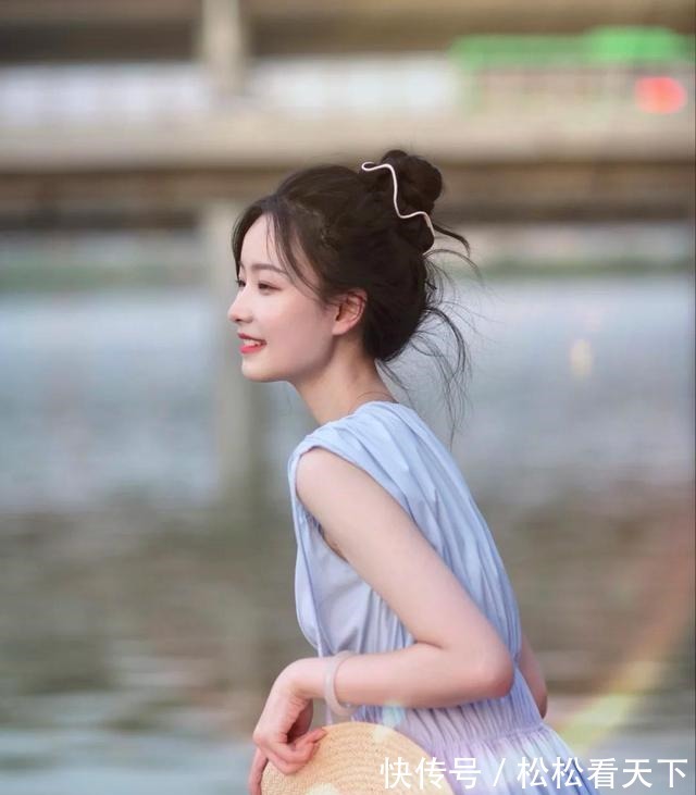 格纹 刘些宁将无袖连衣裙带火了，优雅还清凉，高级感很足