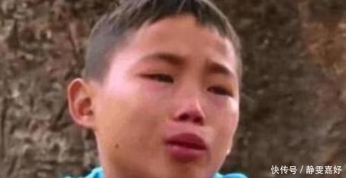 13岁男孩已是5个孩子的“爸”,常躲树下偷偷哭,原因让人心酸