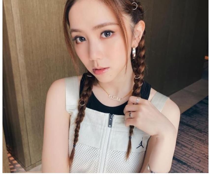 邓子琪&美术生以邓紫棋为题!低分VS高分差距大,网友:邓紫棋看了想报警