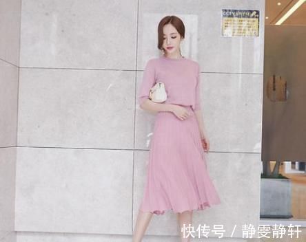 穿搭 美女穿搭：百褶裙配合上飘逸的雪纺材质，气场释放出无限的魅力
