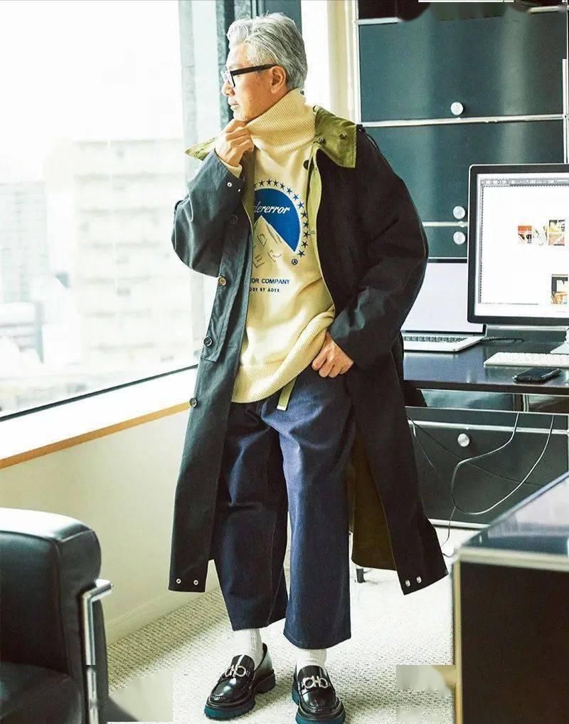 有时尚感的人太吸睛了!这位50+的大叔,穿出了20+的潮酷