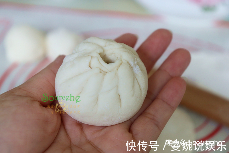 早餐别只会豆浆油条,教你做包子蓬松香软,比豆浆营养,比油条香