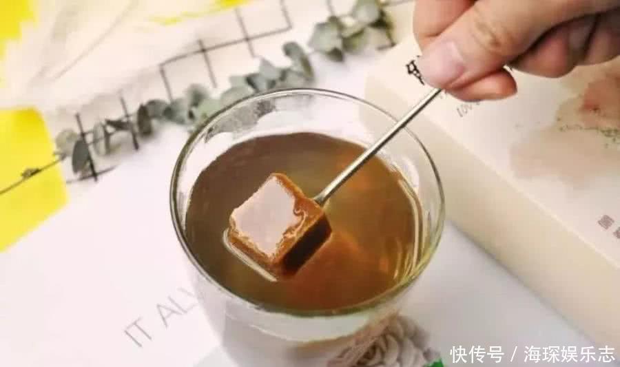 女性“月经”时，该喝红糖水吗？很多人不知，难怪积血块，存污血