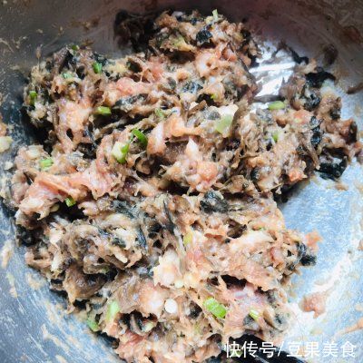 紫苏酱|第一次尝试梅干菜鲜肉锅盔，没想到这么好吃