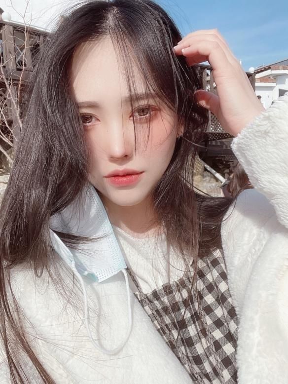 高颜值+化妆技巧=男女通杀！韩国美少女COS富江走红