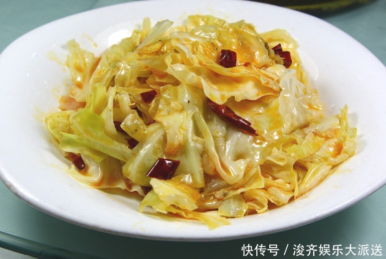学会|做手撕包菜,直接下锅就错了!学会这一招,不发黑不油腻酸爽可口