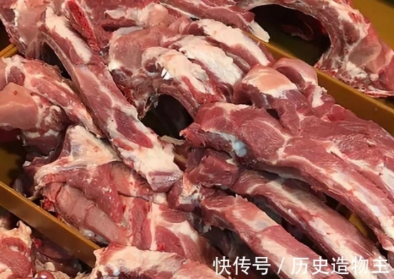 大厨|为何排骨焯水后又腥又柴?大厨:用错水,就别怪排骨难吃不入味!