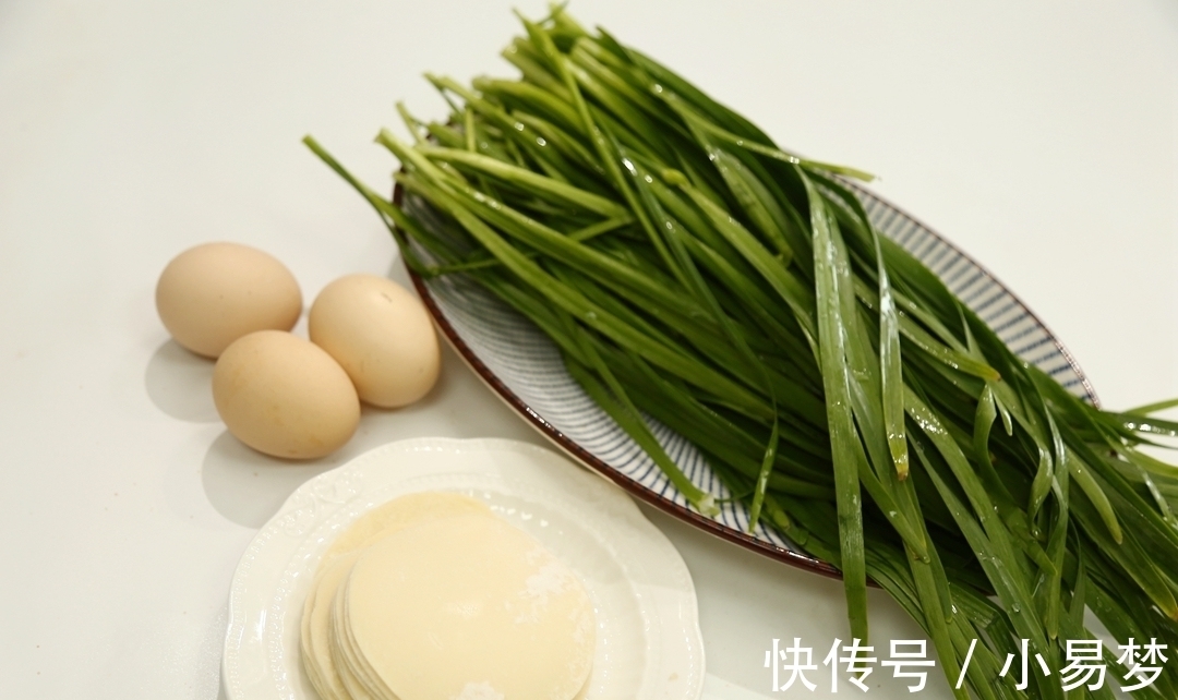 油炸|想吃春卷太容易,不揉面不油炸,简单快手就是一锅,当早餐一级棒