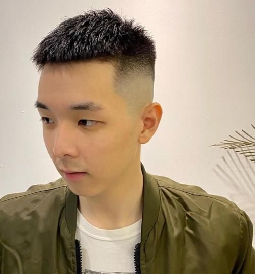 刘海|今春流行这8款男生发型,清新时髦又帅气,学生党上班族都合适