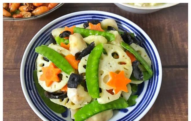 河虾|一家三口的晚餐，低脂鲜美，网友：这样的晚餐敞开吃也不怕长肉