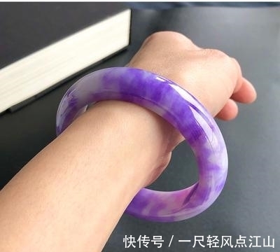 翡翠手镯 一般冰种玉镯子的价位