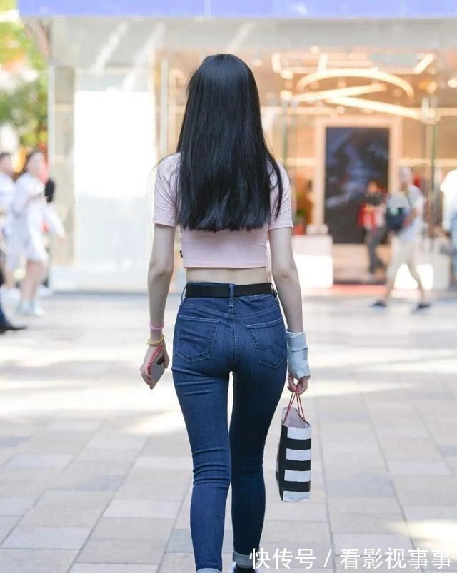 穿搭 率性有型的打底裤穿搭更显女性时尚感，展现高挑与靓丽，都很好看！
