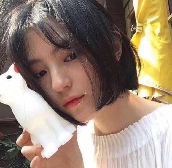 校草 女生在学校只能“扎马尾”试试这3款减龄发型,隔壁校草+个QQ