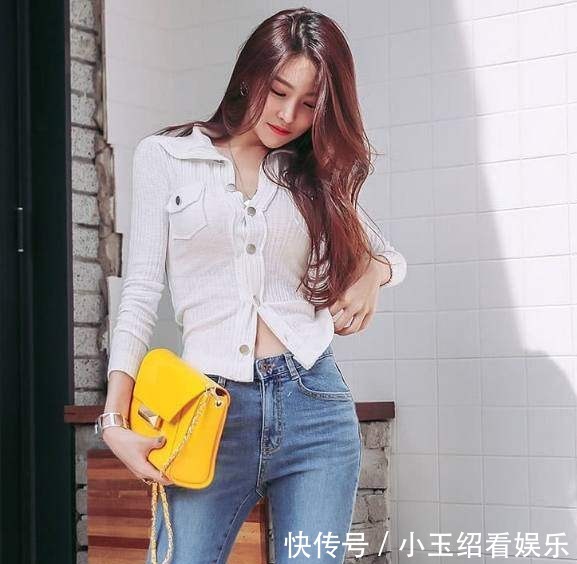 女人 时尚牛仔裤可以让女人展现玲珑身段!