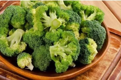 蘑菇|70岁的大爷为何看起来像30岁?每天吃4种素食,依旧年轻如小伙