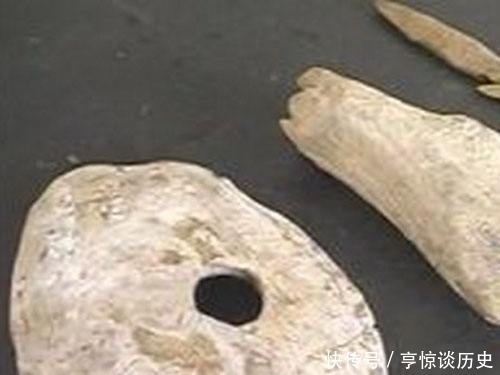 仙人洞出土的陶器，曾惊动考古界，是世界上已发现最早的陶器