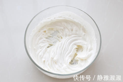 自制圣诞小清新蛋糕，稍加装饰就能惊艳众人，细腻香甜好看又好吃