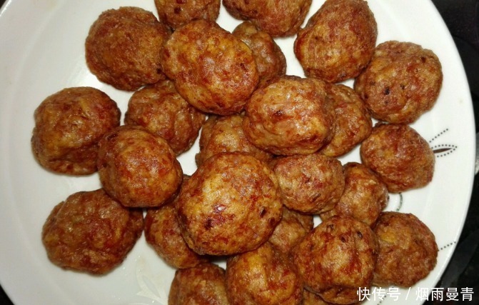 炸肉丸有技巧,牢记“3加2不加”,保证口感酥味道香,放凉不发硬