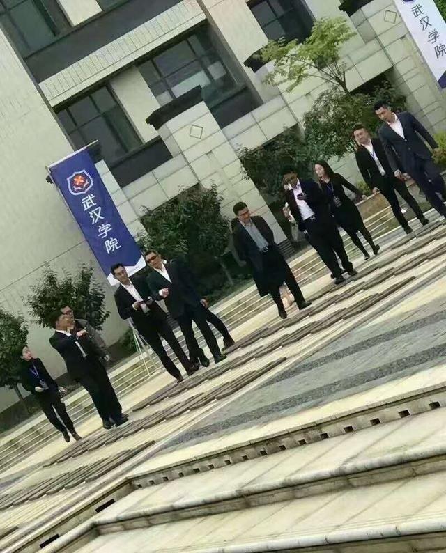 李天金|大佬保镖哪家强？马云的是太极宗师，王健林的威武，任正非不需要
