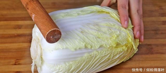 天冷了要多吃白菜,教你1个懒人做法,简单又家常,比吃肉还香!