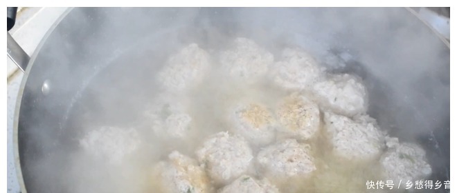 肉馅|肉丸子最好吃做法,诀窍都在这里,鲜嫩Q弹,上桌连汤汁都不剩!