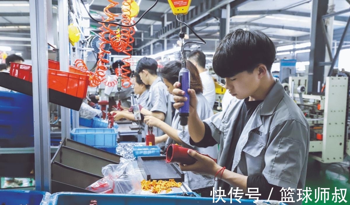 王东升|连亏14年,烧光3000亿!今打破垄断,从“赔钱货”逆袭成行业巨头