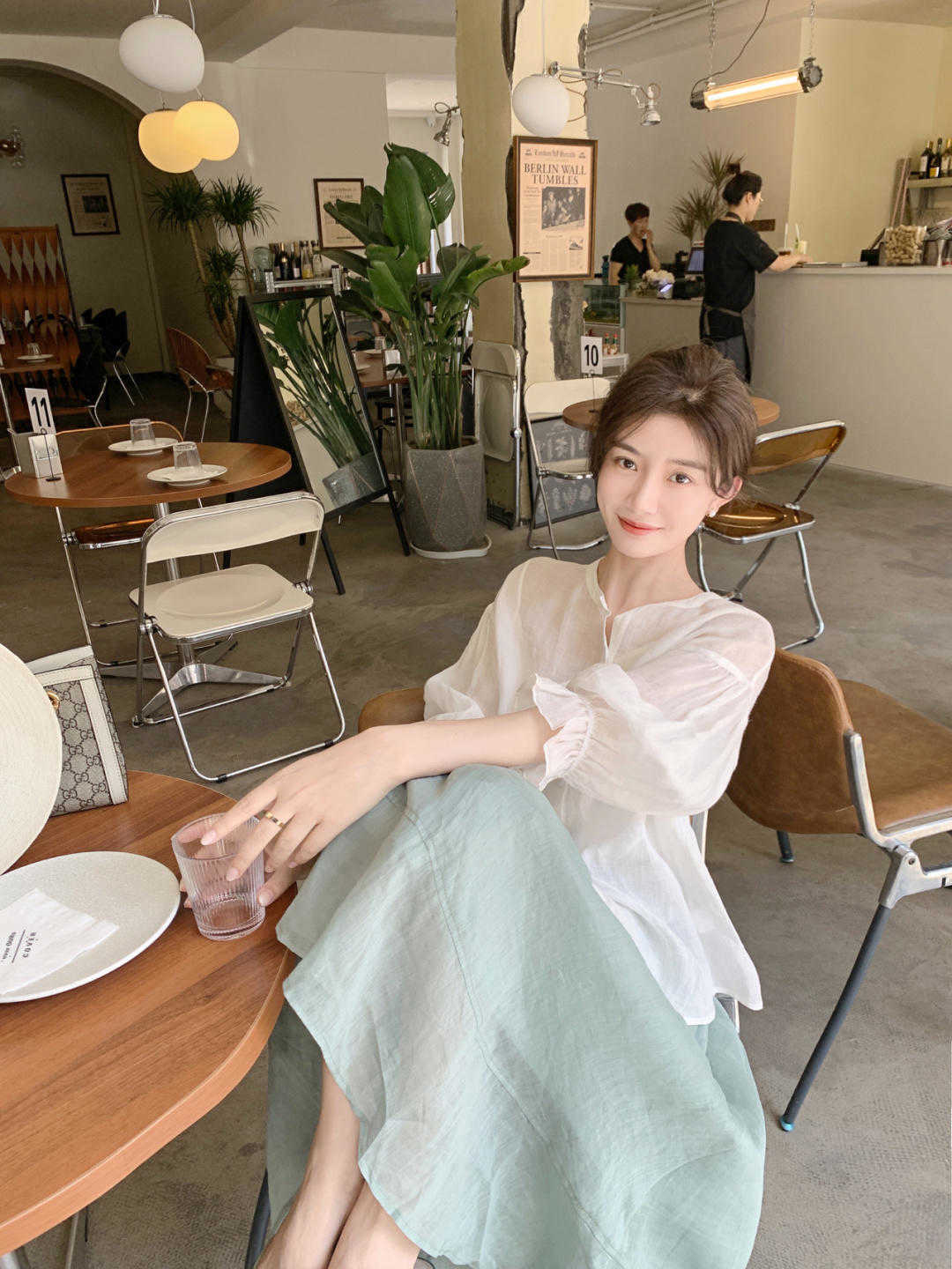 穿搭|夏季出游必备衣服单品,轻盈舒适的棉麻风,也能拍出时尚大片来