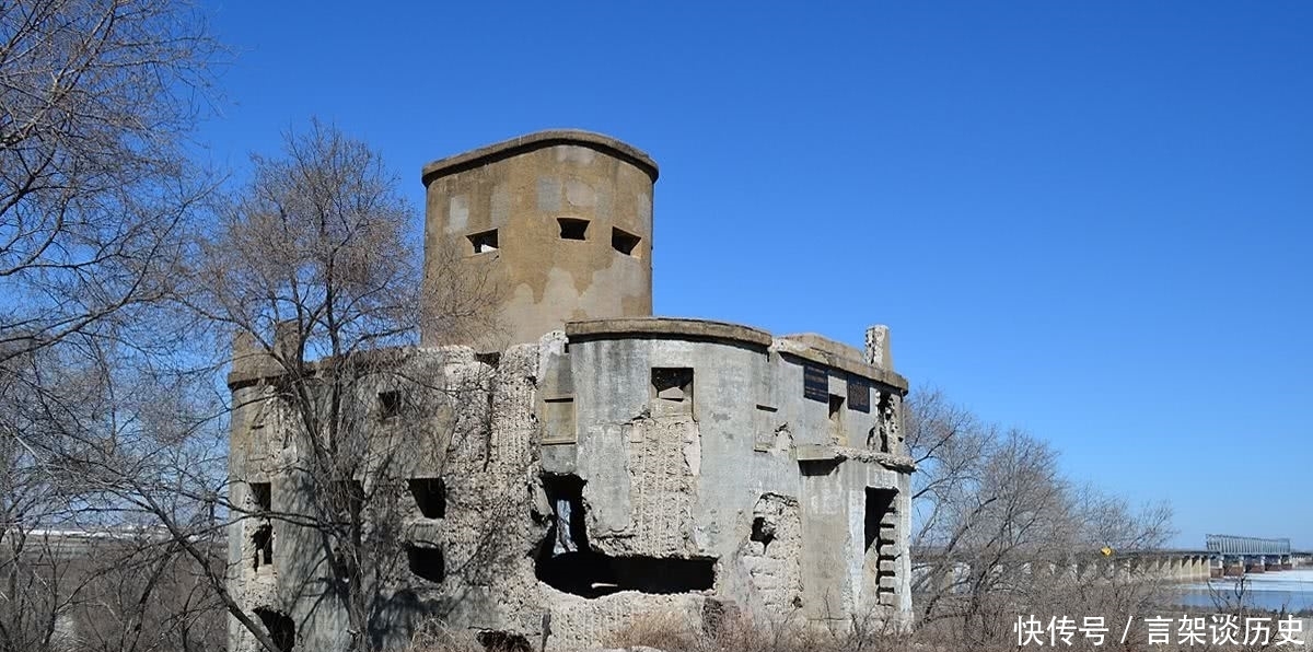 堡垒|日本兵躲在炮楼，游击队久攻不下，农民路过说：让我来收拾他们！