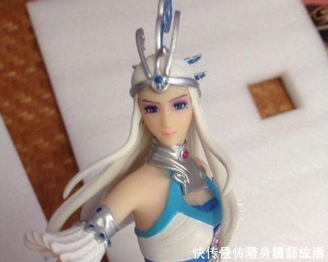 少司命|网友1万买元雪女和少司命手办,没比过父母100元的月儿手办