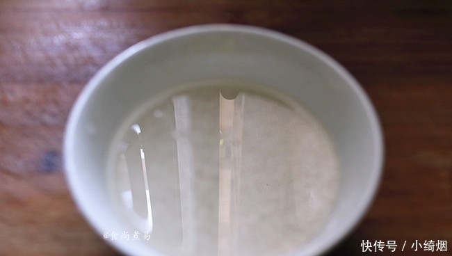 面食|不会捏包子可以试试此款面食,馅料丰富很营养,越嚼越香吃不腻