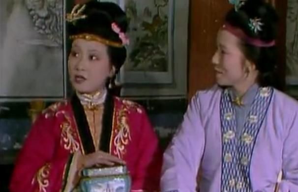 下跪|“大菩萨”李纨逼着丫头下跪服务?贾府的规矩太严苛!