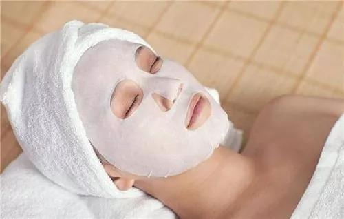 敷面膜也有这么多讲究?原来一直都用错了
