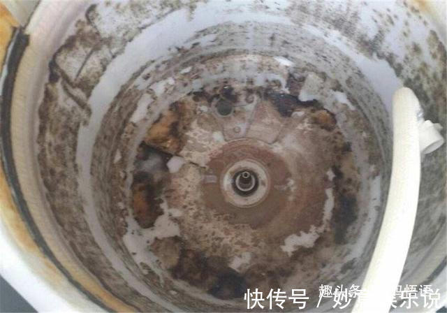 孩子|奶奶天天给宝宝换洗衣服,孩子身上却长小红点,很多家长犯错误