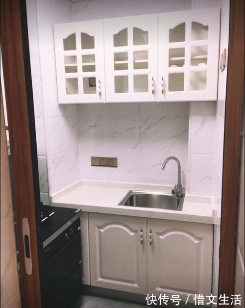 写字台|用四面柜子拼成一间房！不足4㎡的卧室，搞定全屋收纳没压力